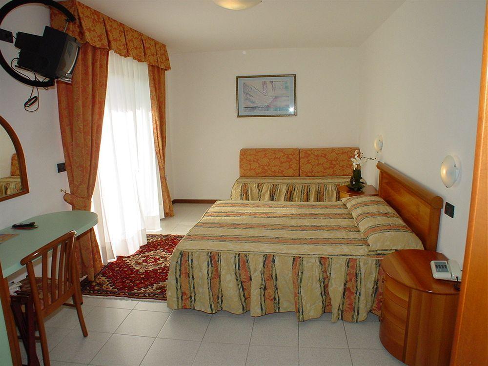 Hotel La Pigna Lignano Sabbiadoro Luaran gambar