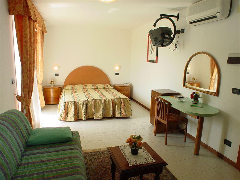 Hotel La Pigna Lignano Sabbiadoro Luaran gambar
